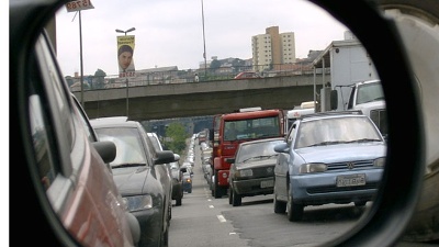 Traffic-jam-highway-cars-mirror-jpg_20160315151302-159532