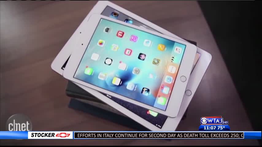 School district provides every student with iPad-_95311234-159532