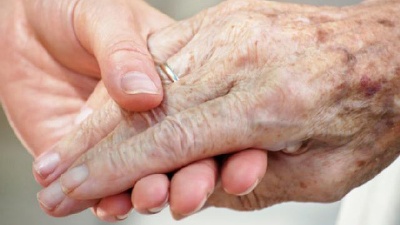 Elderly-senior-citizen-s-hand-held-by-younger-hand-jpg_20160209181503-159532