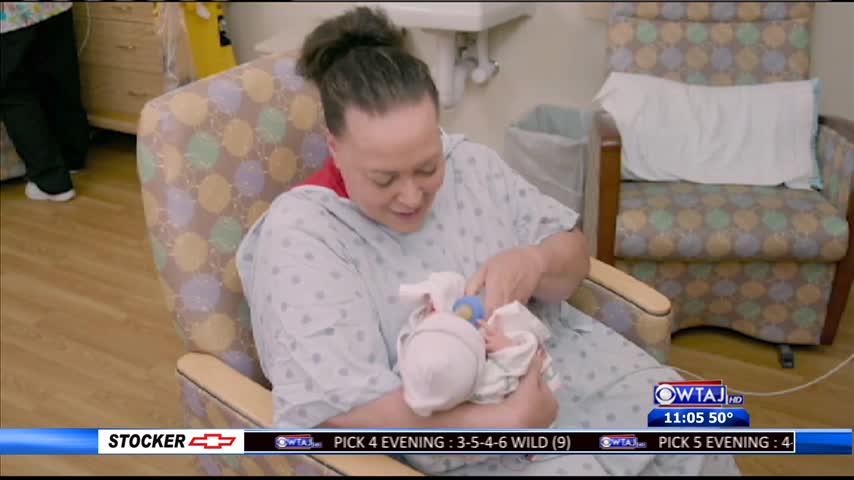 Hospital Seeks Cuddlers for Babies in Withdrawal_11974535-159532