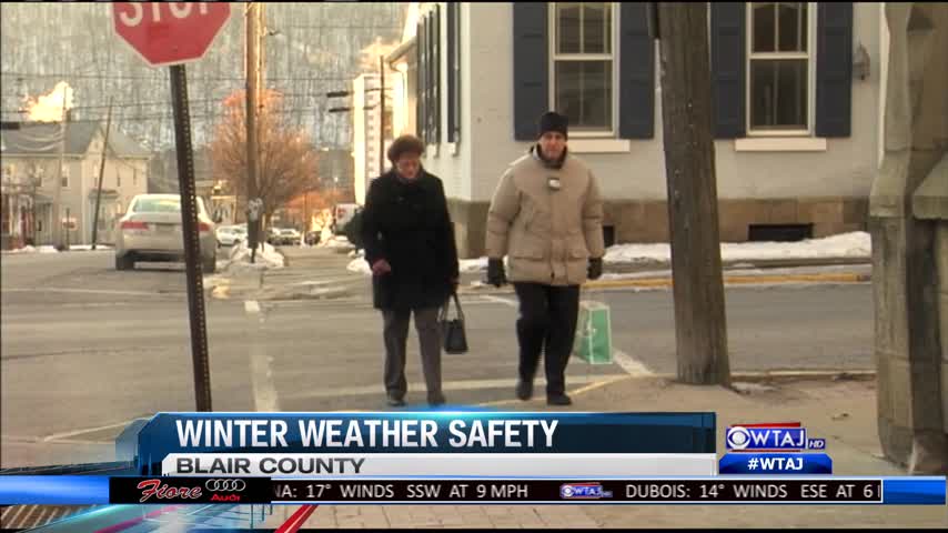 Winter weather impacts holiday shopping_56116943