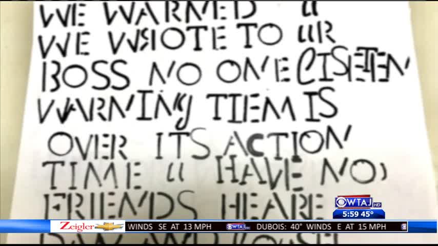 Postal worker receives threatening letters_76401285