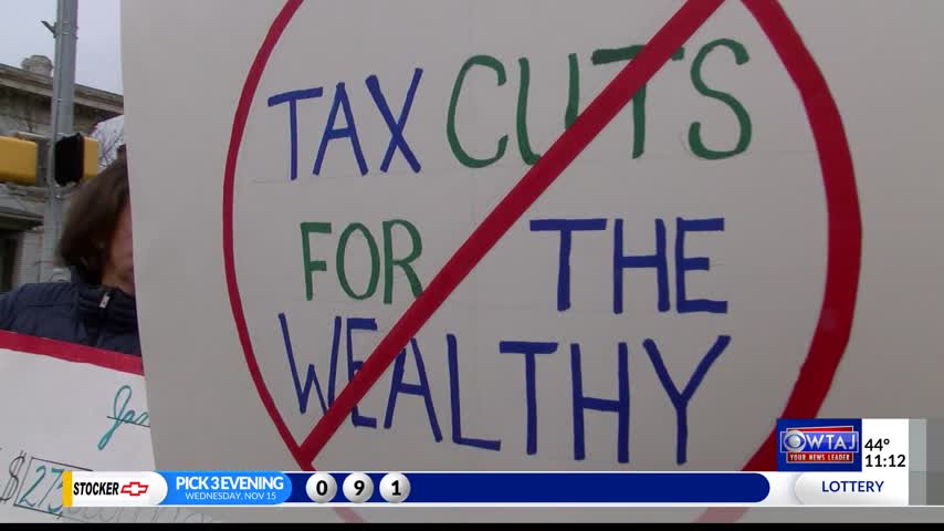 Demonstrators rally against tax reform plan_84586620