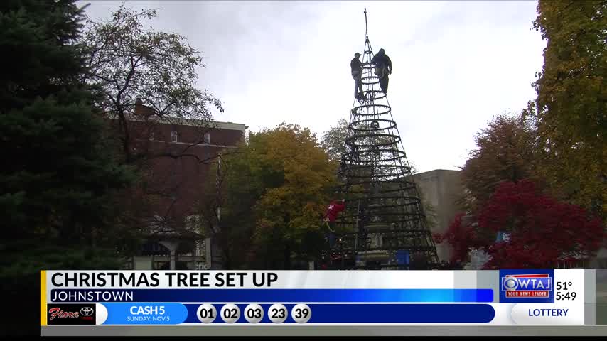 Johnstown Christmas tree installation