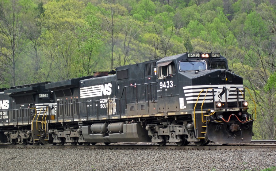 norfolk southern train pic_1547443717642.jpg.jpg