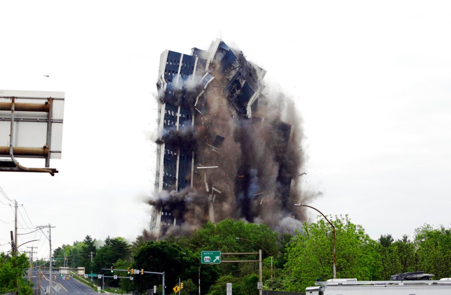 Steelmaker's Headquarters Implosion_1558287277061