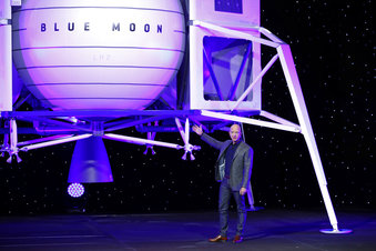 Bezos Blue Origin_1557458540428