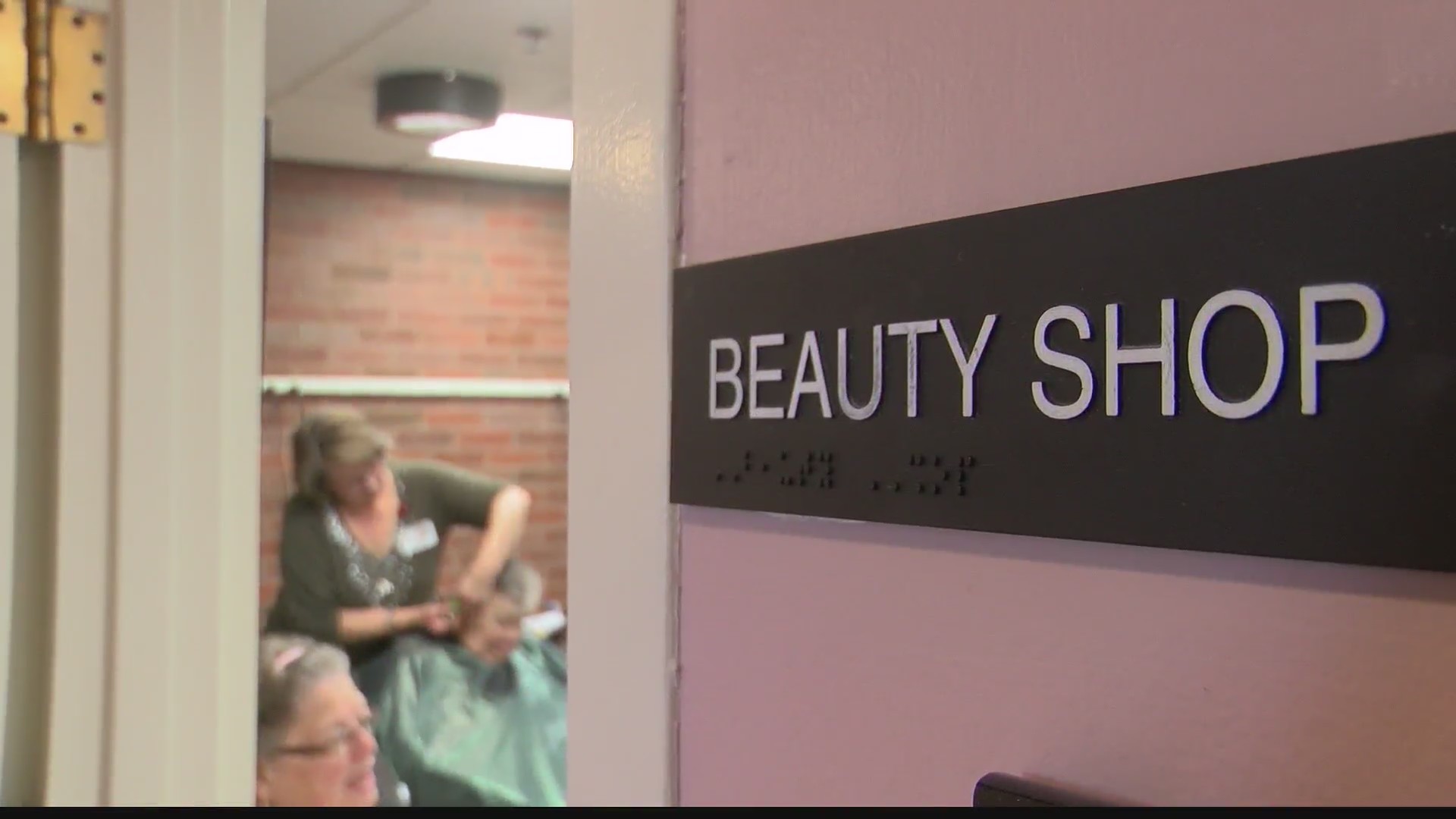 Free beauty shop at Centre Crest